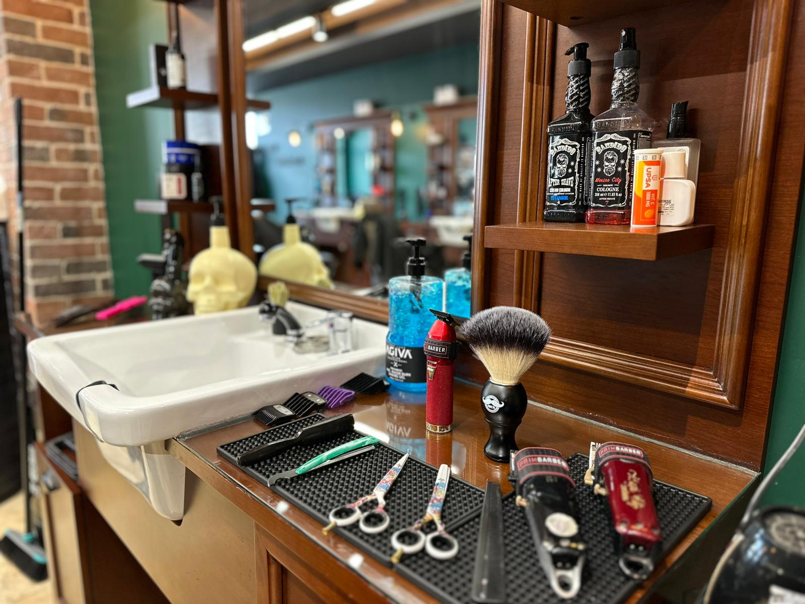 Photo Lui Coiffeur — ambiance salon