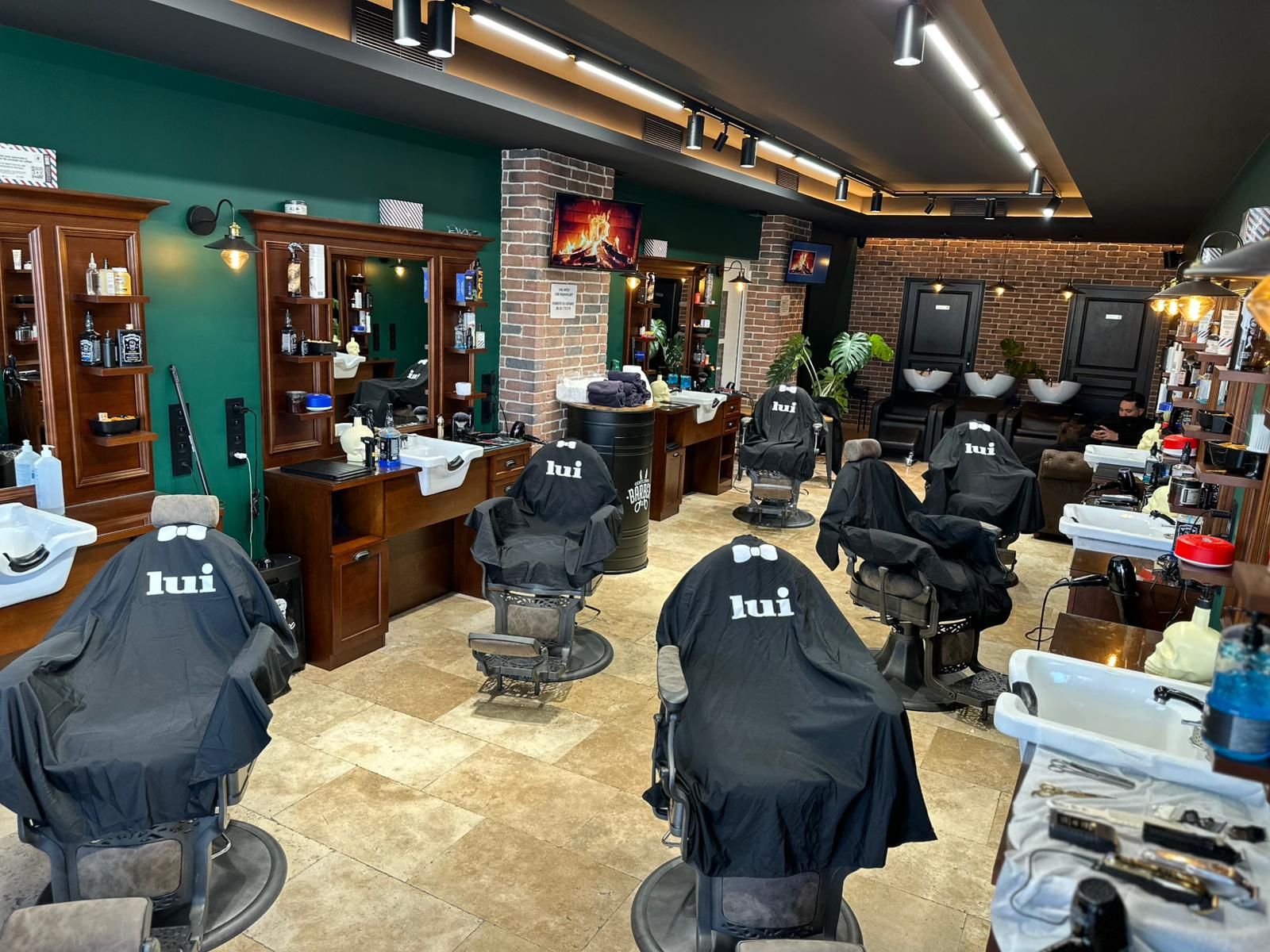 Photo Lui Coiffeur — ambiance salon