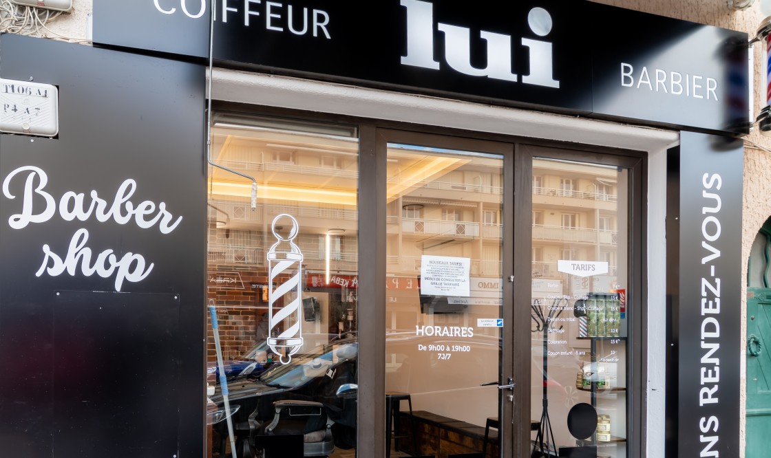 Ambiance du salon Lui Coiffeur Sainte-Maxime — barbier Sainte-Maxime (photo 3)